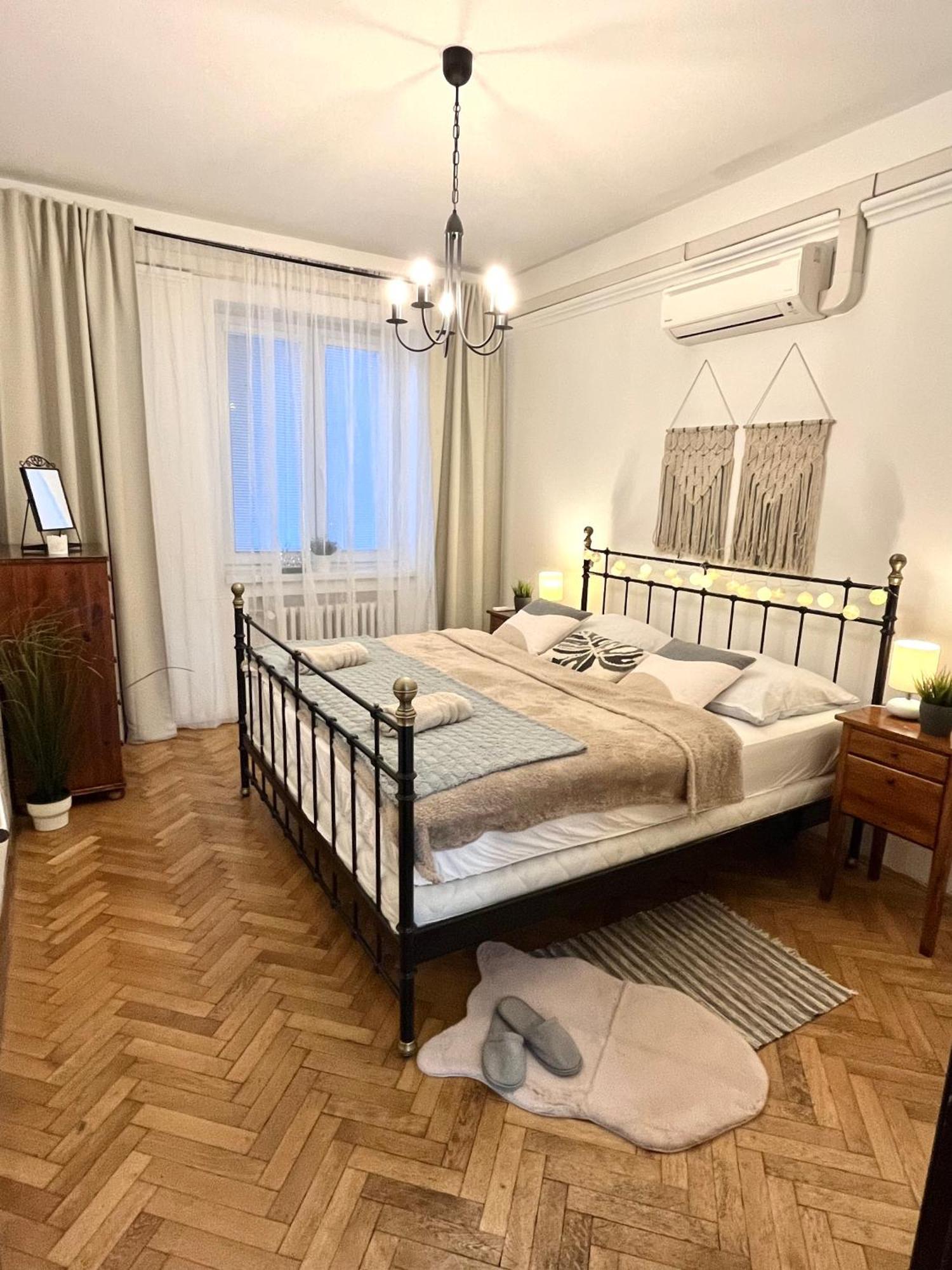 Audrey Hepburn Apartment Cathedral View Top Location Air Conditioned Bratislava Exteriör bild